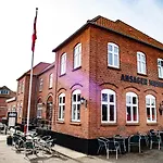 Og Hytteby Hotel Ansager