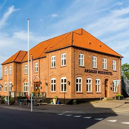 Hotel Og Hytteby Ansager