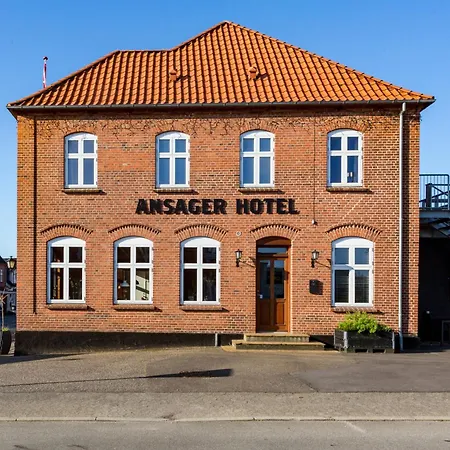 Og Hytteby Hotel 3*