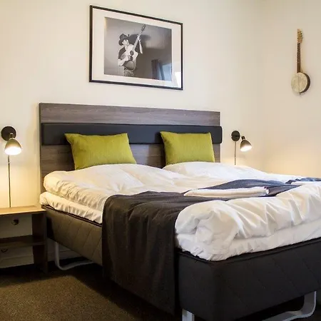 Og Hytteby Hotel Ansager